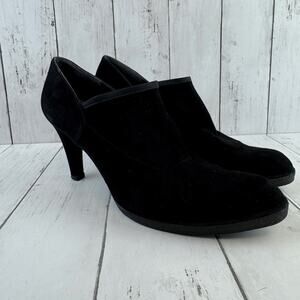 Stuart Weitzman Black Suede Slip-On Heeled Ankle Bootie Shoe 44388 Size 8W Wide